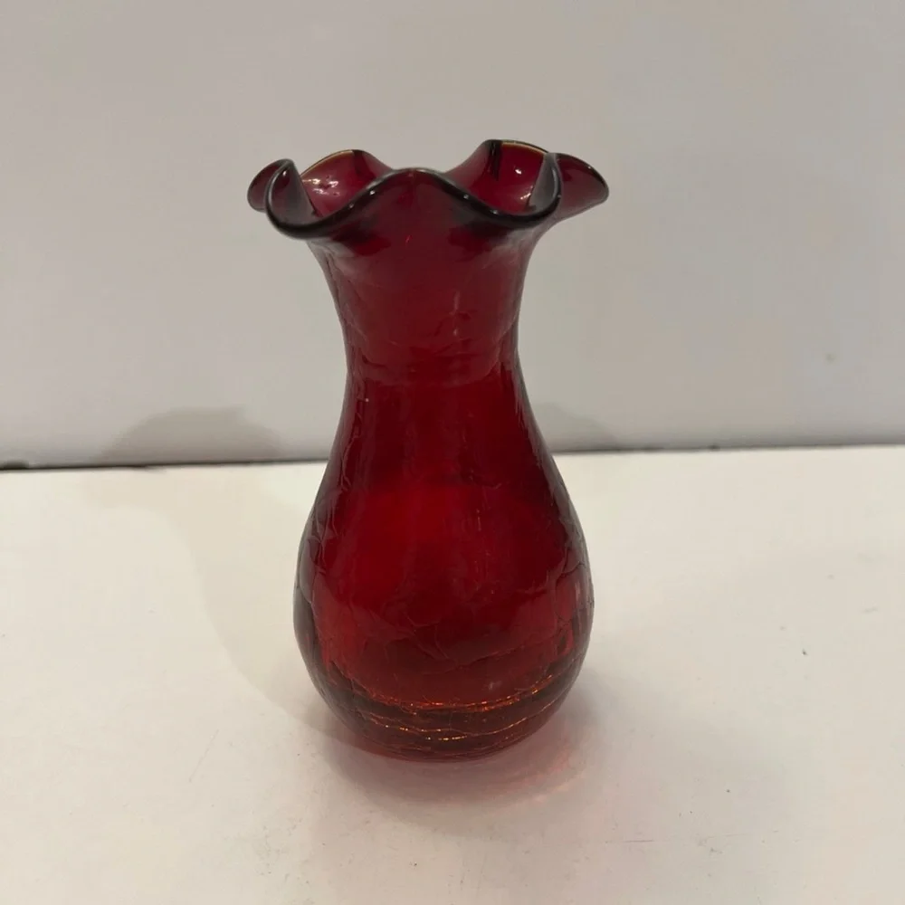 Red crackle vase 5